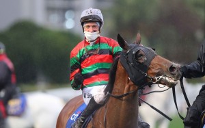 Blake Shinn celebrates his Gold Cup victory aboard Russian Emperor. Photos: HKJC