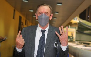 Trainer John Size celebrates his 1,400th Hong Kong winner. Photo: Kenneth Chan