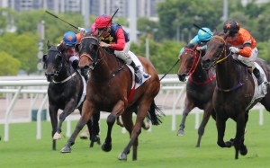 Cheery salutes under Derek Leung at Sha Tin on Sunday. Photo: Kenneth Chan