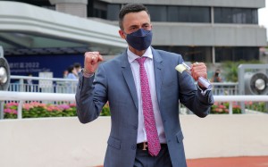 Douglas Whyte celebrates the win of Russian Emperor in the Champions & Chater Cup. Photos: Kenneth Chan