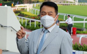 Ricky Yiu is all smiles after his 900th winner. Photos: Kenneth Chan