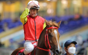 Zac Purton returns to the Happy Valley winner’s circle aboard Heroic Master on November 9. Photo: Kenneth Chan