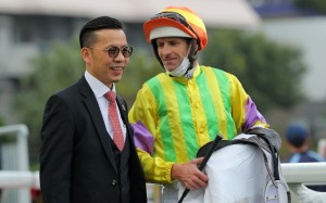 Trainer Frankie Lor and jockey Hugh Bowman celebrate Sword Point’s Class Three win at Sha Tin on January 8. Photo: Kenneth Chan