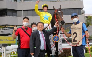 Manfred Man, Zac Purton and stable staff celebrate Lucky Sweynesse’s Group One Centenary Sprint Cup (1,200m) win at Sha Tin on February 5. Photo: Kenneth Chan