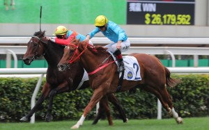 Wunderbar and James McDonald (outside) prevail over Zac Purton and Ka Ying Rising at Sha Tin on Sunday. Photo: Kenneth Chan