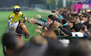 Karis Teetan enjoys a Happy Valley winner last month. Photo: Kenneth Chan