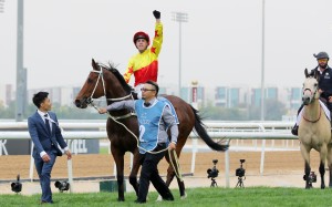 Brenton Avdulla salutes the Meydan crowd after California Spangle’s Group One Al Quoz Sprint (1,200m) success on Saturday. Photo: Kenneth Chan