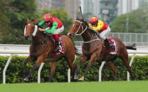 Invincible Sage storms past California Spangle to win the Chairman’s Sprint Prize at Sha Tin. Photos: Kenneth Chan