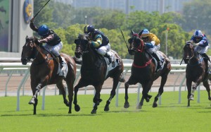 Ka Ying Cheer (inside) makes all to win on debut at Sha Tin on October 1. Photos: Kenneth Chan