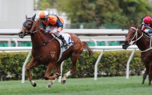 Sunlight Power surges clear under Zac Purton to score at Sha Tin. Photos: Kenneth Chan