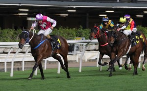 Hugh Bowman produces a sublime ride to lift M Unicorn to victory at the Valley. Photos: Kenneth Chan