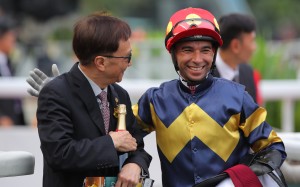 Jockey Joao Moreira celebrates his win on Family Jewel. Photos: Kenneth Chan