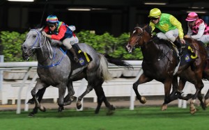 Ellis Wong drives Kaholo Angel home at Happy Valley. Photo: Kenneth Chan