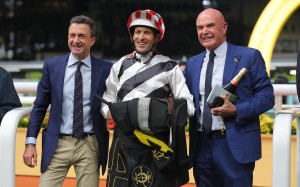 Trainer Douglas Whyte, jockey Hugh Bowman and owner David Boehm celebrate Dan Attack’s Happy Valley win. Photos: Kenneth Chan