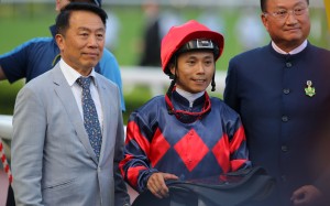 Jockey Matthew Poon, trainer Ricky Yiu (left) and connections celebrate Gracious Express’ win. Photos: Kenneth Chan