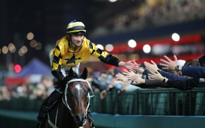 Jerry Chau celebrates with the Happy Valley crowd. Photos: Kenneth Chan