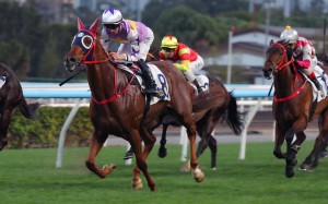 Harry Bentley boots home Stormy Grove at Sha Tin. Photos: Kenneth Chan