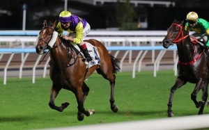 Andrea Atzeni guides Colourful King to victory at Sha Tin. Photos: Kenneth Chan