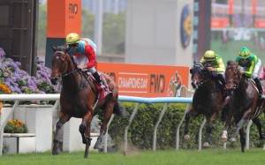 Ka Ying Rising streaks to clear to win April’s Chairman’s Sprint Prize under Zac Purton. Photos: Kenneth Chan