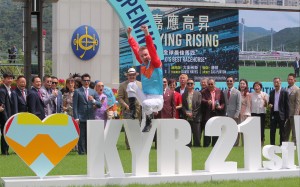 Zac Purton celebrates after Ka Ying Rising’s 21st consecutive victory. Photos: Kenneth Chan