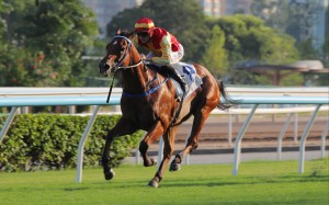 Luke Ferraris guides Megastar Heart to an explosive first-up win at Sha Tin. Photos: Kenneth Chan