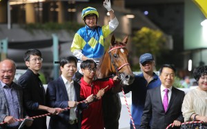 Apprentice Nichola Yuen celebrates her third win at Sha Tin on Wednesday night aboard Giant Leap. Photos: Kenneth Chan