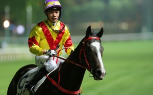 Victor Wong after winning on Frustrated at Happy Valley. Photos: Kenneth Chan