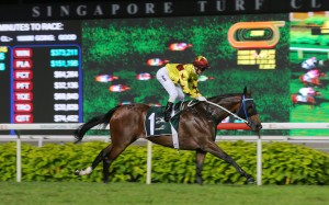 Zac Purton cruises to victory aboard Southern Legend in the Kranji Mile. Photos: Kenneth Chan
