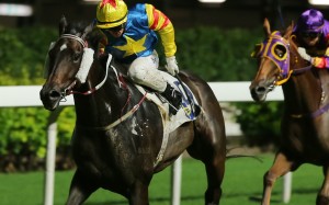 Smart Rocket (left) holds off his competitors to deliver a rare Happy Valley winner for trainer John Moore. Photos: Kenneth Chan