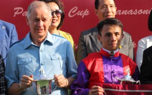 John Moore and Alfred Chan collect their trophies for winning the Panasonic Cup on Saturday. Photos: Kenneth Chan