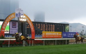 Romantic Touch wins the Macau-Hong Kong Trophy at Taipa in 2018. Photos: Kenneth Chan