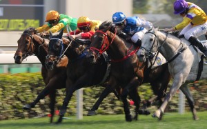 Amazing Beats (inside) edges out Columbus County at Sha Tin last month. Photos: Kenneth Chan
