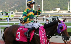 Joao Moreira celebrates after Furore returns to the winner’s circle after the Group Three Sa Sa Ladies’ Purse. Photos: Kenneth Chan