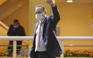 Caspar Fownes celebrates his 500th Happy Valley winner earlier this season. Photos: Kenneth Chan