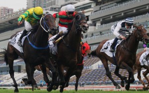 Sky Darci (left) and Russian Emperor fight out the finish of Sunday’s Hong Kong Derby. Photos: Kenneth Chan