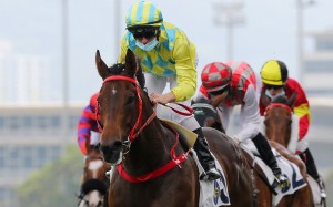 Zac Purton pilots Winner Method to victory. Photos: Kenneth Chan