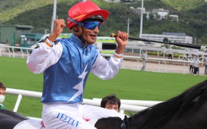 Karis Teetan celebrates Naboo Attack’s win in the Class One HKSAR Chief Executive’s Cup at Sha Tin on Sunday. Photos: Kenneth Chan