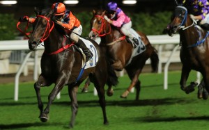 Vincent Ho guides Fa Fa to victory at Happy Valley in June. Photos: Kenneth Chan