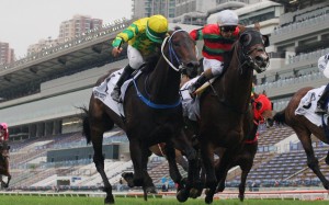 Russian Emperor (right) finishes second to Sky Darci (left) in this year’s Hong Kong Derby. Photos: Kenneth Chan