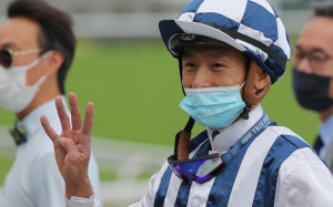 Vincent Ho is all smiles after snaring his 400th Hong Kong winner. Photos: Kenneth Chan