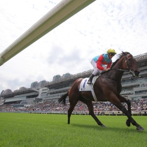 Ka Ying Rising effortlessly wins the Group Three HKSAR Chief Executive’s Cup under Zac Purton. Photos: Kenneth Chan