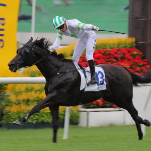 Luck Is Back and Ellis Wong salute at Sha Tin. Photos: Kenneth Chan