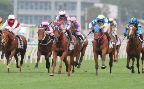 Stormy Grove (centre) powers to victory in the Classic Cup under Harry Bentley. Photos: Kenneth Chan