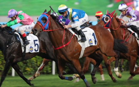 Zac Purton boots home Patch Of Cosmo in January. Photos: Kenneth Chan