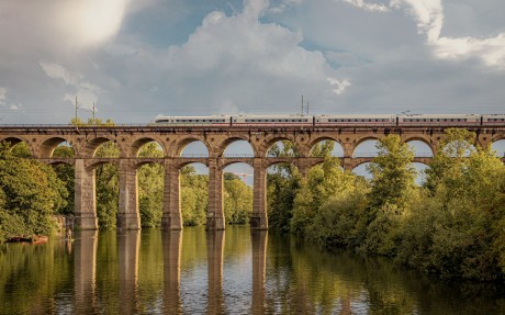 An ICE train crosses a viaduct in Baden-Württemberg, a state in southwest Germany bordering France and Switzerland. Photo: Getty Images