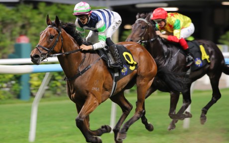 Packing Angel, ridden by Harry Bentley, wins at Happy Valley. Photos: Kenneth Chan 