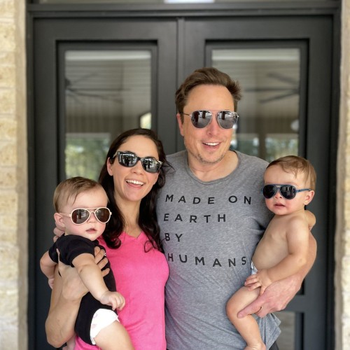 Meet Shivon Zilis, Elon Musk's baby mama who just had her 3rd baby, his  12th overall: the AI queen met the world's richest man and Tesla CEO  through work – and defends
