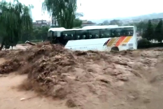 Mechanic saves 71 lives in Henan flood 