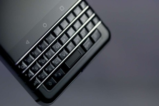 スマートフォン本体 ANDROID - Black Berry KEYone Amazon.com: BlackBerry KEYone (64GB, 4GB RAM) BB100-7 - 4G