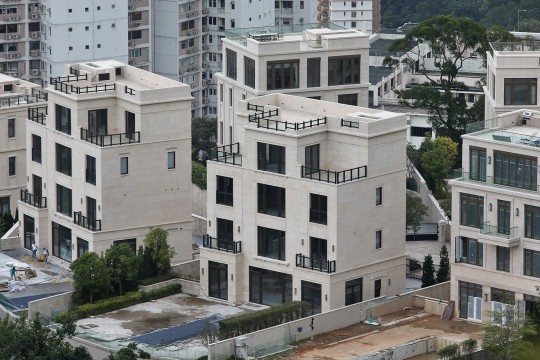 house on the hill ロンパース2枚まとめ売り High living: another luxury Hong Kong hilltop house sells for